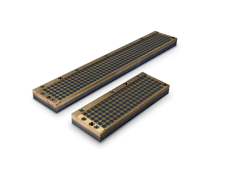 ZXL11  - Piano magnetico a campo aperto per coltelli in metallo duro (Widia).jpg
